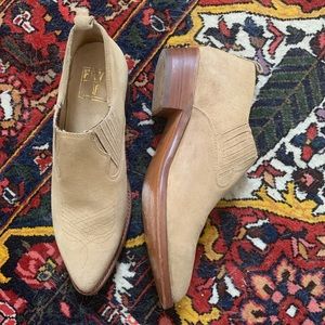 Short cut light brown suede Frye booties